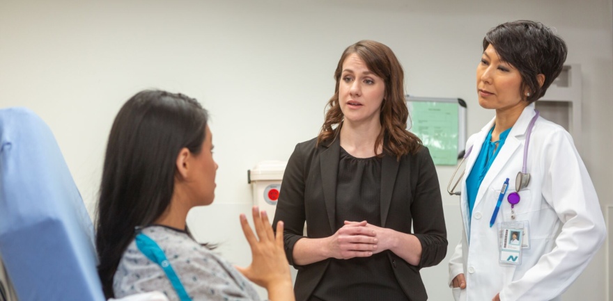 AMN qualified medical interpreter with patient and doctor